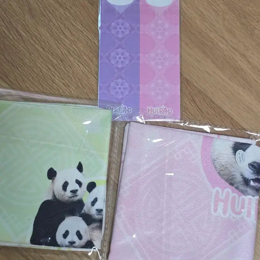 [BUNJANG] Fu Bao Bao Family Lunar New Year Special Edition Handkerchief &amp; Bookmark Set / 푸바오 바오패밀리 설특전 손수건, 책갈피