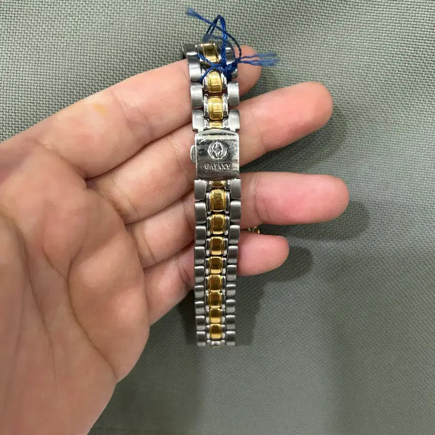 [SOLD OUT] 갤럭시 빈티지 여상 메탈 시계