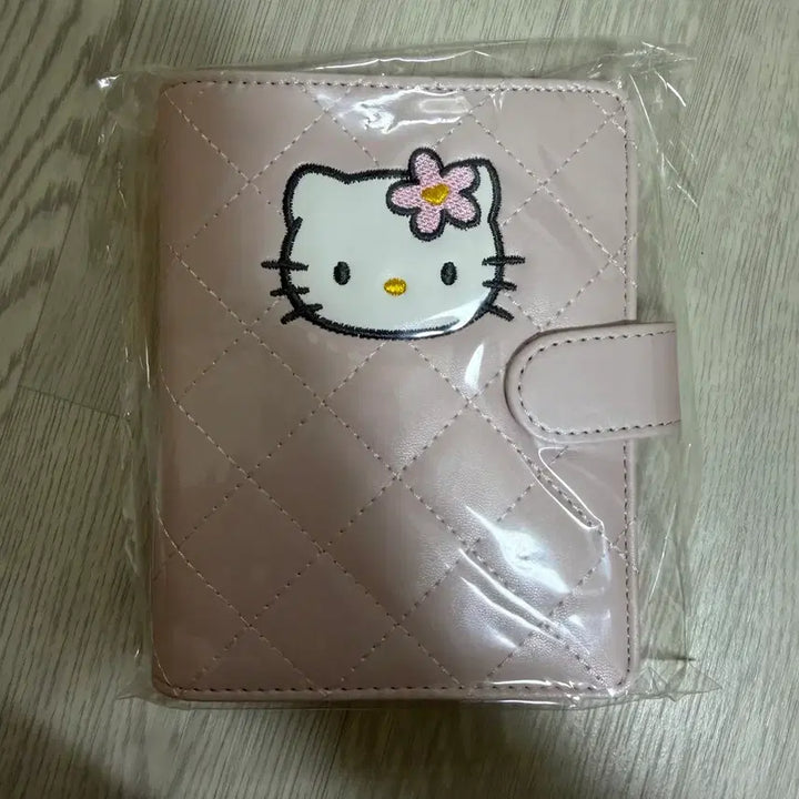 [BUNJANG] Sanrio Hello Kitty 50th Anniversary Quilting Diary Pink / 산리오 헬로키티 50주년 퀼팅 다이어리 핑크
