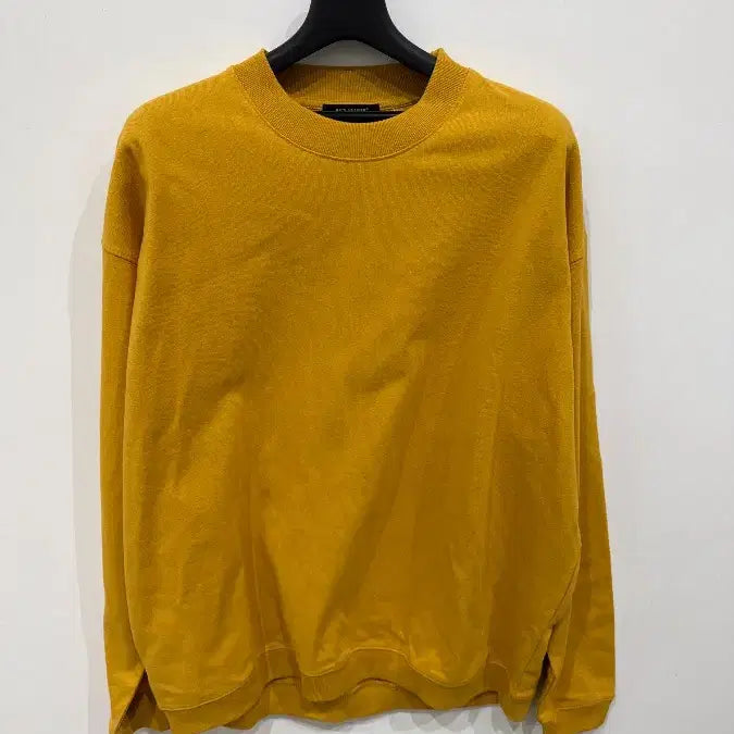 [SOLD OUT] [XL] 백 넘버 머스타드 옐로우 라운드넥 스웨트셔츠