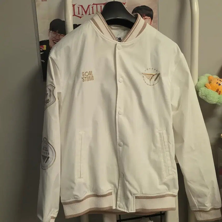 [BUNJANG] T1 2025 Worlds Champions Jacket White (S) / T1 티원 2025 월즈 챔피언스 자켓 화이트(S)