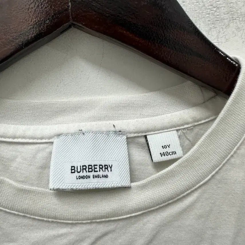 [BUNJANG] Burberry Kids Bear Print Short Sleeve T-Shirt White 140 / {만원빈티지 최저가}버버리 베어 프린트 반팔 티셔츠 화이트 140