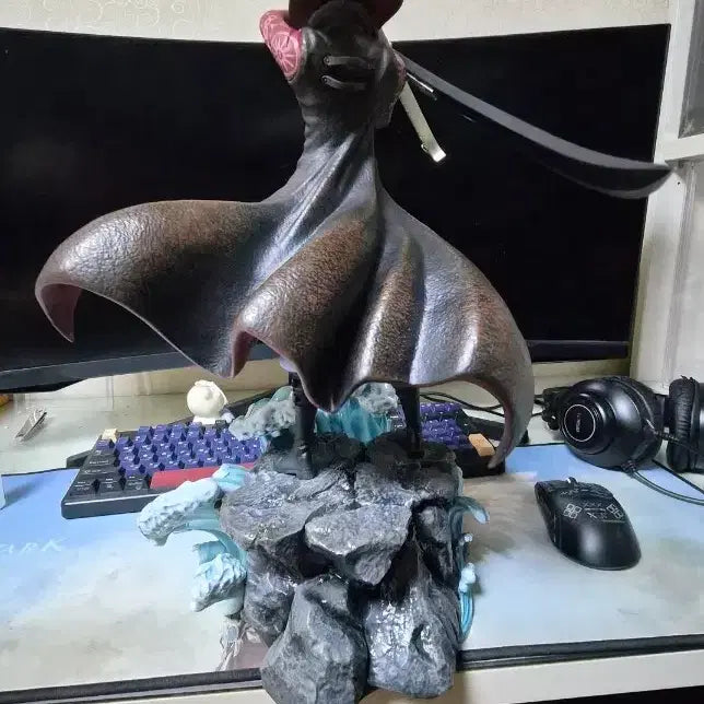 [BUNJANG] TINY Studio Dracule Mihawk Resin Statue / TINY 스튜디오 원피스 미호크 레진 피규어
