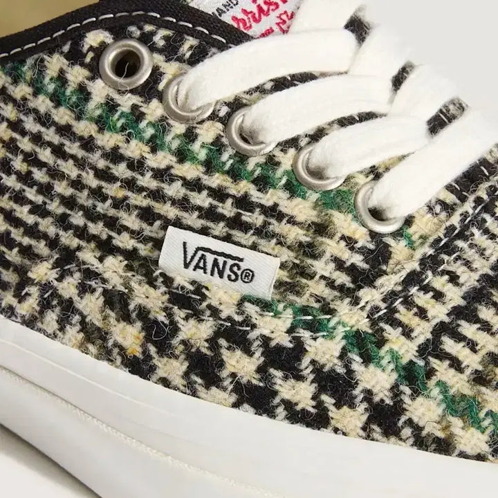 [BUNJANG] Vans Harris Tweed Premium Authentic Black White Sneakers (Size 280) / 280 반스 해리스 트위드 프리미엄 어센틱 블랙 화이트 28