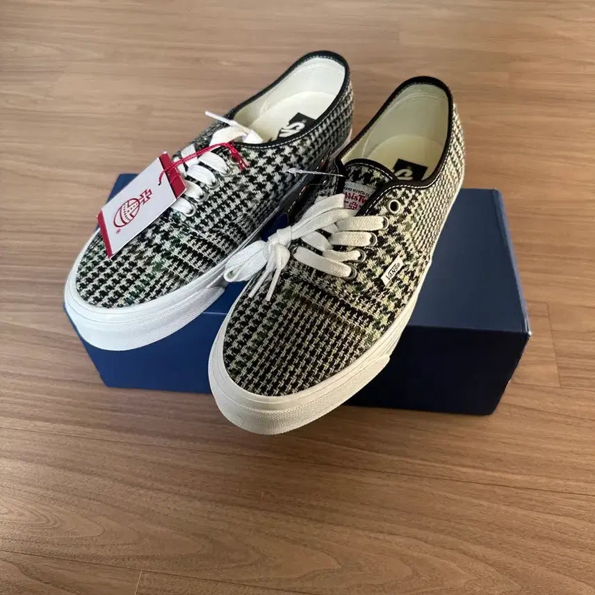 [BUNJANG] Vans Harris Tweed Premium Authentic Black White Sneakers (Size 280) / 280 반스 해리스 트위드 프리미엄 어센틱 블랙 화이트 28