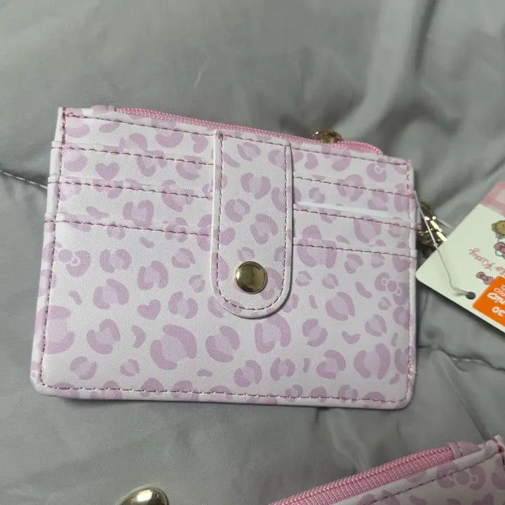 [BUNJANG] Hello Kitty Pink Leopard Print Bifold Wallet Card Holder / 헬로키티 핑크호피 지갑 카드지갑