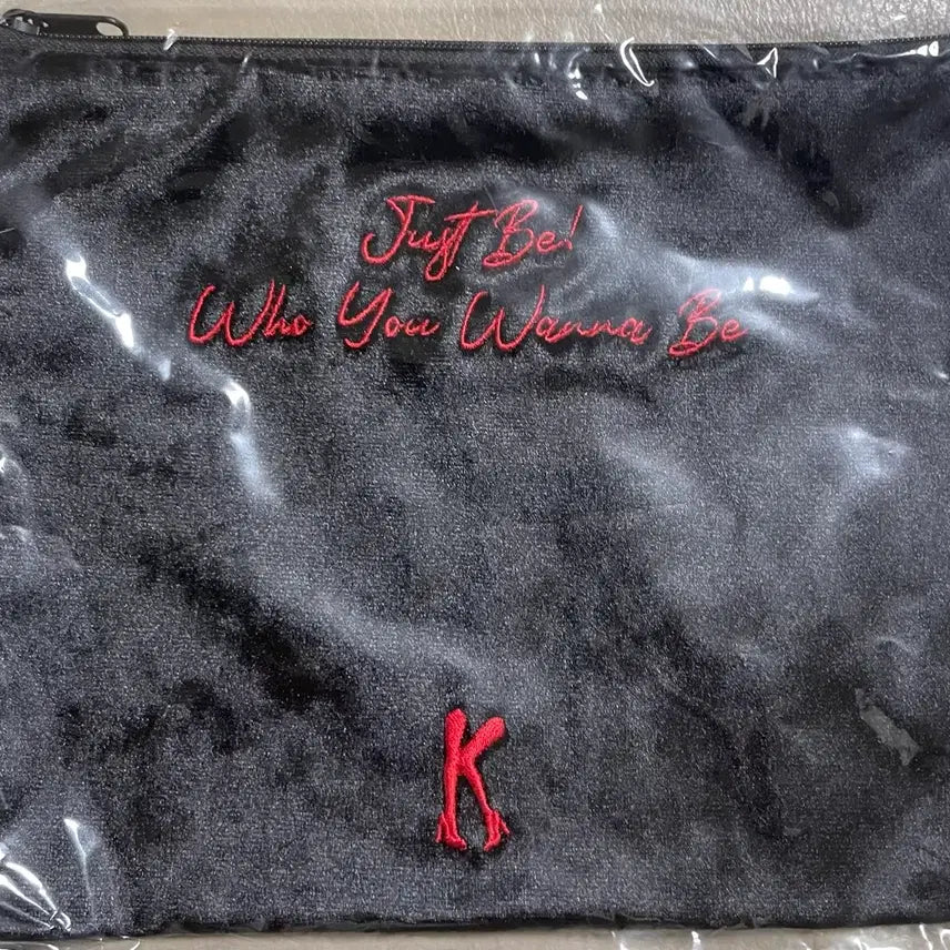 [BUNJANG] Kinky Boots Musical Velvet Embroidered Pouch / 뮤지컬 킹키부츠 벨벳 자수 파우치 미사용 새제품