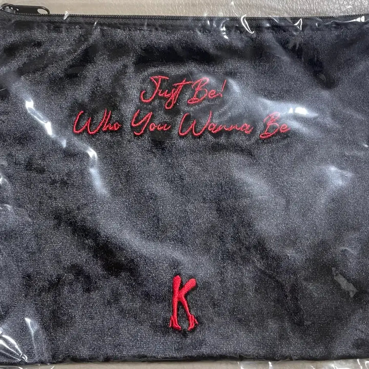 [BUNJANG] Kinky Boots Musical Velvet Embroidered Pouch / 뮤지컬 킹키부츠 벨벳 자수 파우치 미사용 새제품