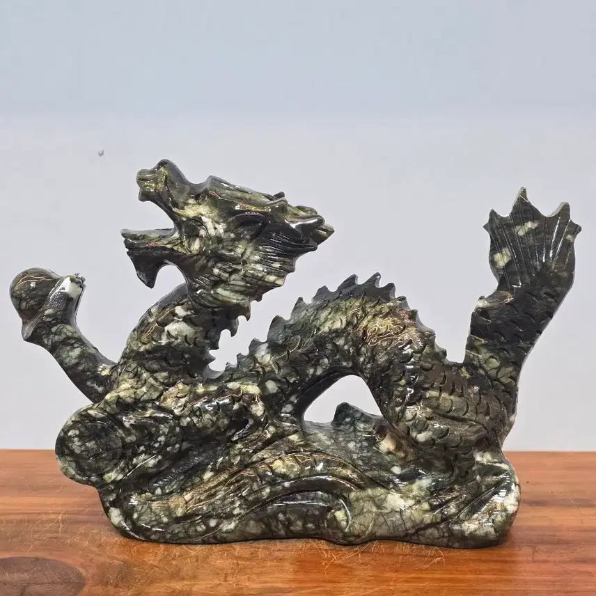 [BUNJANG] Vibrant Dragon Jade Stone Sculpture / 26061017 생동감 있는 용 옥 조각 수석 팝니다