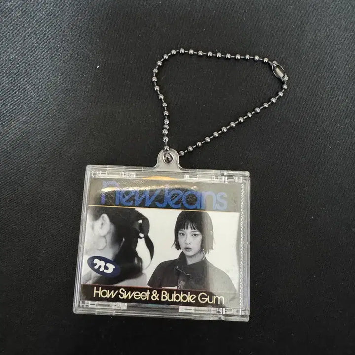 [BUNJANG] NewJeans How Sweet Mini CD Case Keychain Hanni / 뉴진스 하우 스위트 미니 CD 케이스 키링 하니