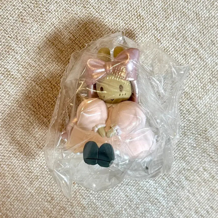 [BUNJANG] Sanrio Marron Cream Ballet Ribbon Gacha Figure / 산리오 마롱크림 발레리본 가챠 피규어