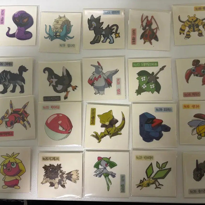 [BUNJANG] Pokemon Sticker Old Seal Rare Hologram / 포켓몬스터 띠부씰 샤니 올드씰 희귀씰 홀로그램