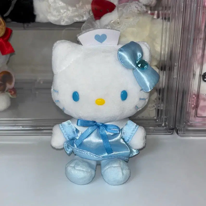 [BUNJANG] Sanrio 90s Nurse Kitty Plush Charm / 산리오 90s 간호사 키티 인형키링