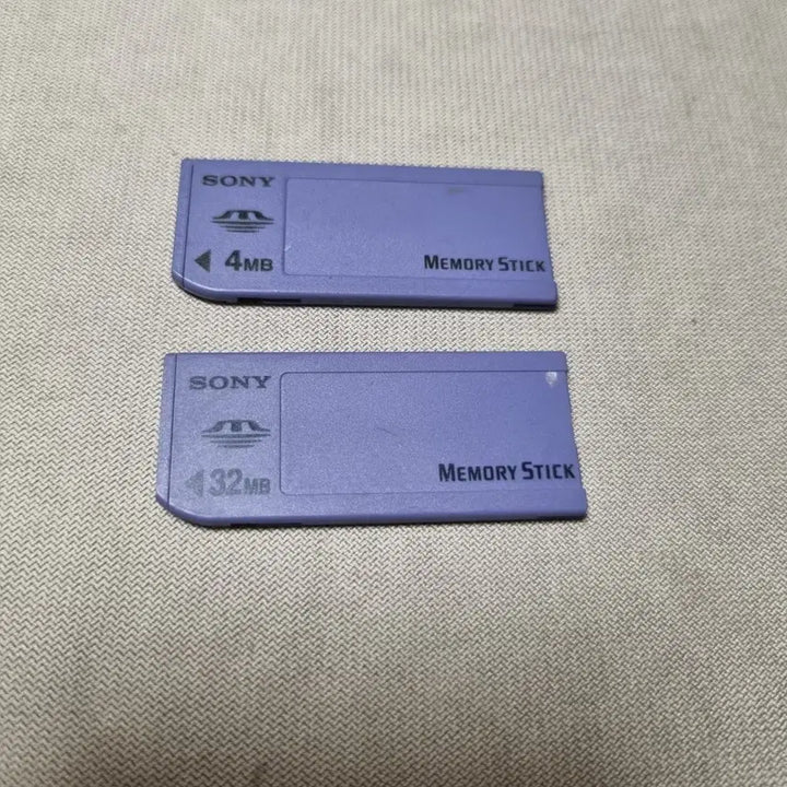 [BUNJANG] Sony Memory Stick Duo 4MB &amp; 32MB Bundle / 소니 메모리스틱 4MB / 32MB 일괄 판매합니다.