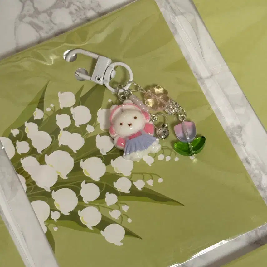 [BUNJANG] Miffy Clover Beaded Friendship Keychain for AirPods / 미피 키링 클로버 비즈 우정키링 에어팟키링