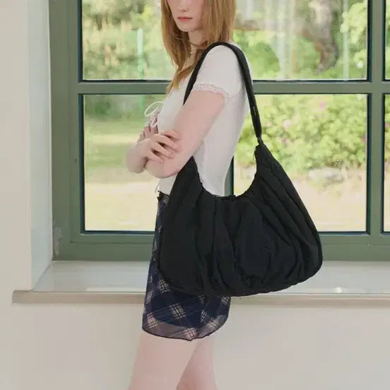 [BUNJANG] Goodtods Large Croissant Crossbody Bag (Black) / 굿토드즈 라지 크루아상 크로스백 (Black)