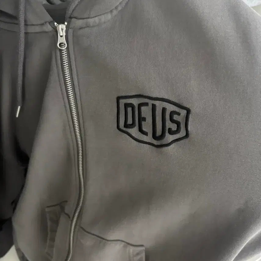 [BUNJANG] Deus Ex Machina Logo Hooded Zip-Up Hoodie / 데우스 후드집업