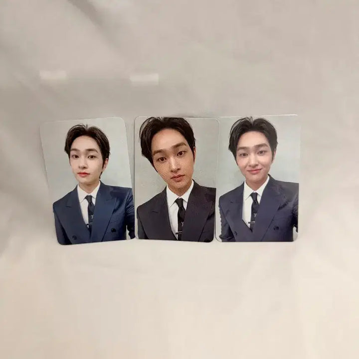 [BUNJANG] SHINee Onew "Percent Suit" JinKi Photocard Bundle Set (3 Types) / 샤이니 온유 퍼센트 수트진기 포카 3종일괄