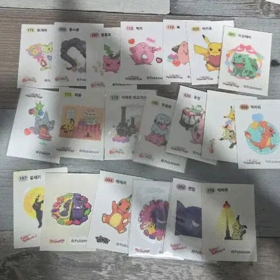 [BUNJANG] Pokemon Mini Sticker Set - Lovely 16 Types &amp; Halloween 6 Types / 포켓몬 띠부씰 러블리 16종 할로윈6종