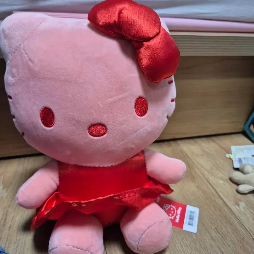 [BUNJANG] Sanrio Hello Kitty Colorful Plush Doll - Red (Official) / (공간정리 오늘만특가)헬로키티 컬러풀 봉제인형 레드 정품