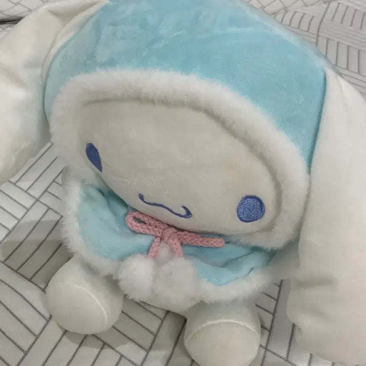[BUNJANG] Sanrio Cinnamoroll Plush Blue Cape / 산리오 시나모롤 인형 블루 망토