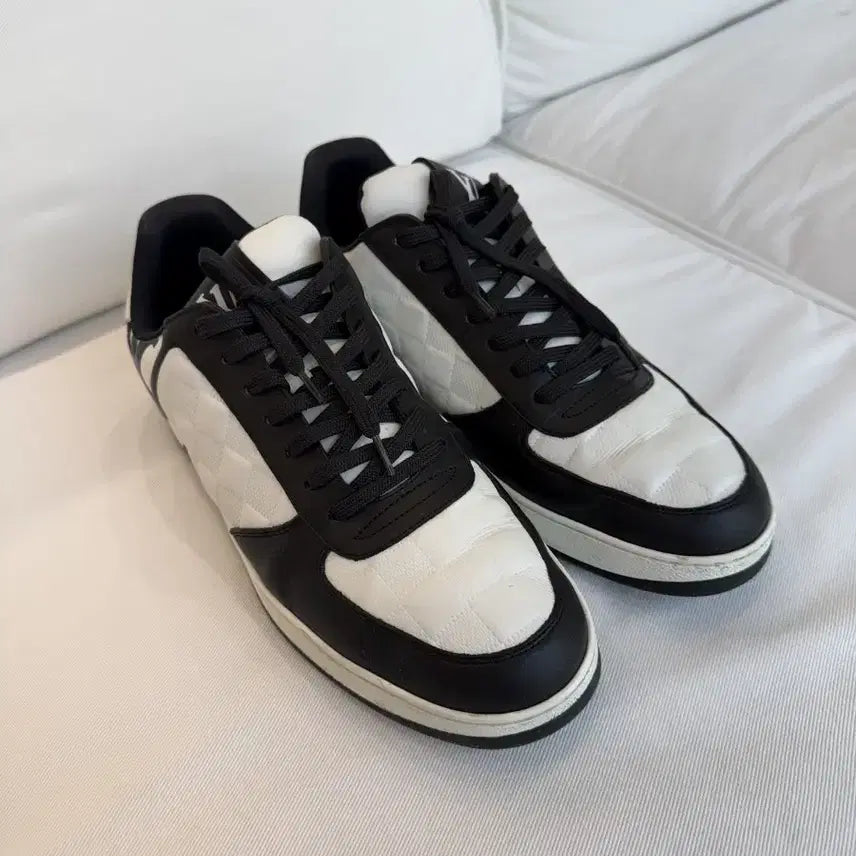 [BUNJANG] Louis Vuitton Rivoli Sneakers Calfskin Damier Embossed / 루이비통 리볼리 스니커즈