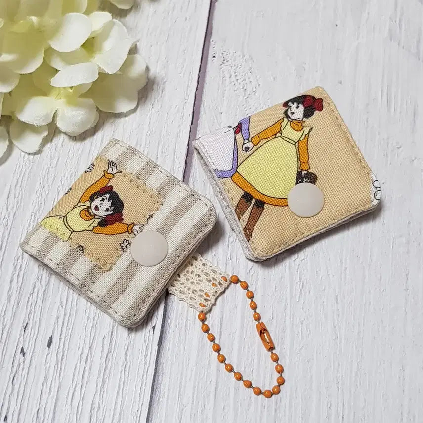 [BUNJANG] Handmade Anne of Green Gables Fabric Earphone Cable Winder Set (Beige) / {핸드메이드} 빨간머리앤 원단 이어폰줄감개 2개 세트 (베이지)