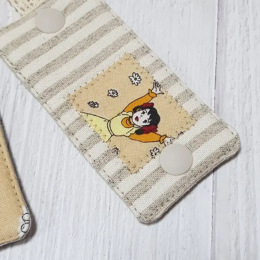 [BUNJANG] Handmade Anne of Green Gables Fabric Earphone Cable Winder Set (Beige) / {핸드메이드} 빨간머리앤 원단 이어폰줄감개 2개 세트 (베이지)