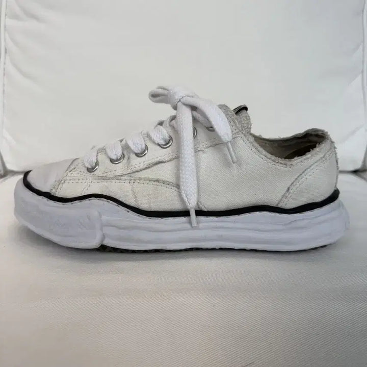 [BUNJANG] Maison Mihara Yasuhiro Peterson OG Sole Canvas Low Top Sneakers White / 미하라 피터슨 OG 솔 로우