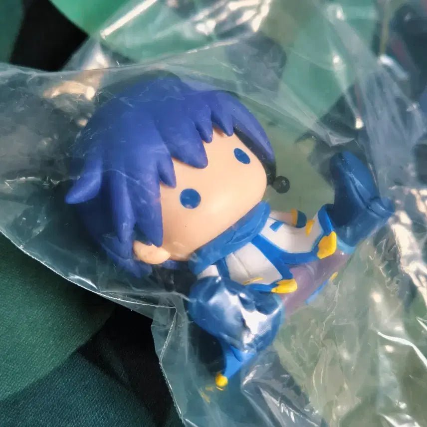 [BUNJANG] Vocaloid Kaito Petal Figure / 보컬로이드 카이토 페타돌 피규어