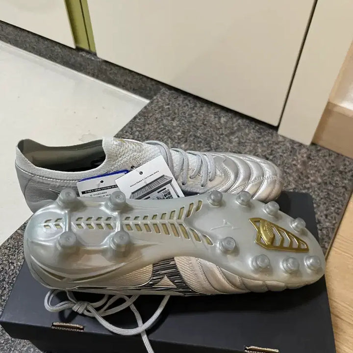 [BUNJANG] Mizuno Morelia Neo 4 Beta Japan FG Soccer Cleats / 새상품) 미즈노 모렐리아 네오 4 베타 재팬 축구화 265