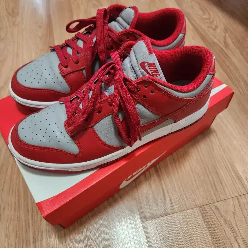 [BUNJANG] Nike Dunk Low "Red &amp; Grey" Sneakers (26.5cm) / 나이키 덩크 로우   265