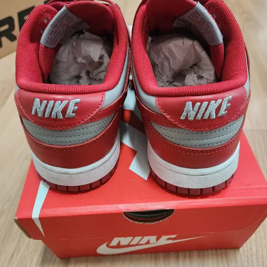 [BUNJANG] Nike Dunk Low "Red &amp; Grey" Sneakers (26.5cm) / 나이키 덩크 로우   265