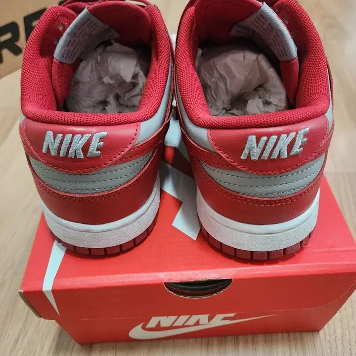 [BUNJANG] Nike Dunk Low "Red &amp; Grey" Sneakers (26.5cm) / 나이키 덩크 로우   265