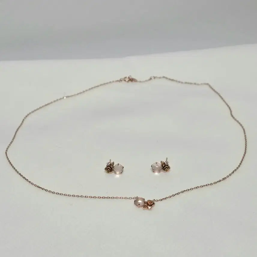 [BUNJANG] Lloyd Disney Beauty and the Beast 14k Gold Rose Quartz Set / 로이드 디즈니 콜라보 뷰티앤비스트 14k 골드 gold 세트 장미