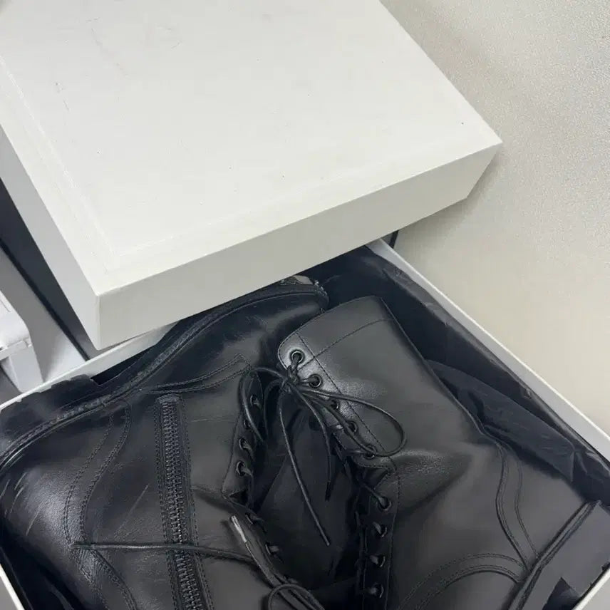 [BUNJANG] Celine 19 Season Steel Toe Combat Boots Size 41 / 셀린느 19시즌 스틸토 컴뱃부츠 41