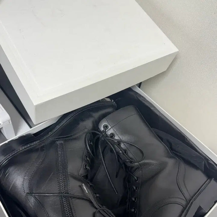 [BUNJANG] Celine 19 Season Steel Toe Combat Boots Size 41 / 셀린느 19시즌 스틸토 컴뱃부츠 41