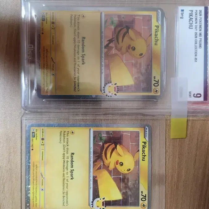 [BUNJANG] Pokemon 30th Anniversary Promo Pikachu Card with Swirl / 포켓몬카드 30주년 프로모 팝니다 오른쪽 카드는 스월 있어요 등급용
