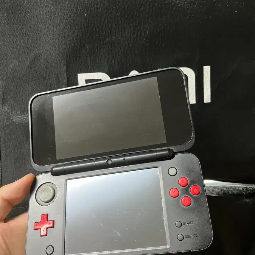 [BUNJANG] New Nintendo 2DS XL Mario Kart Edition (Korean Version, Complete Set) / 뉴닌텐도 2DSXL 마리오카트 에디션 (국내정발 , 풀구성)