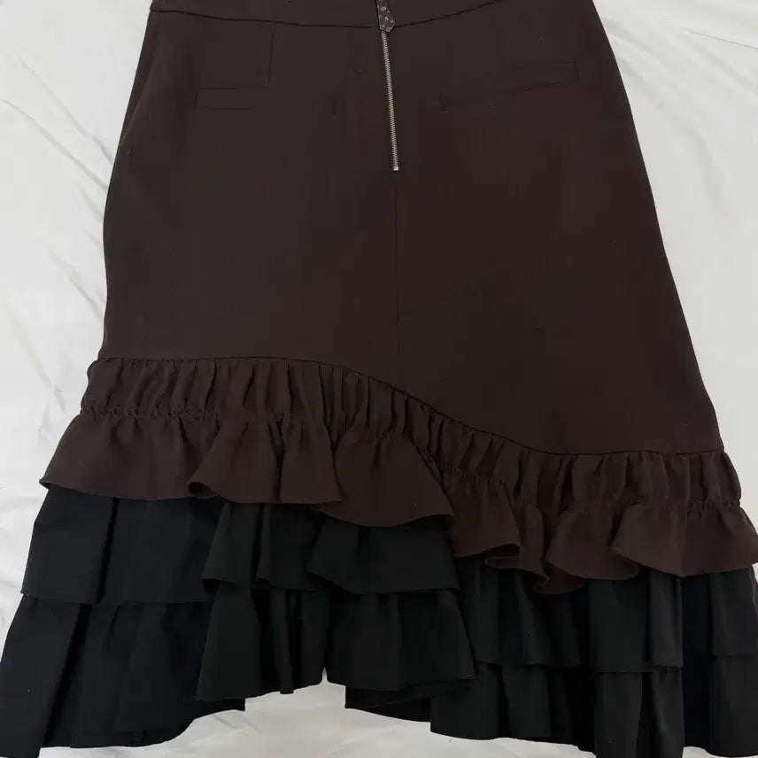 [SOLD OUT] 럭키슈에뜨 프릴 미디스커트