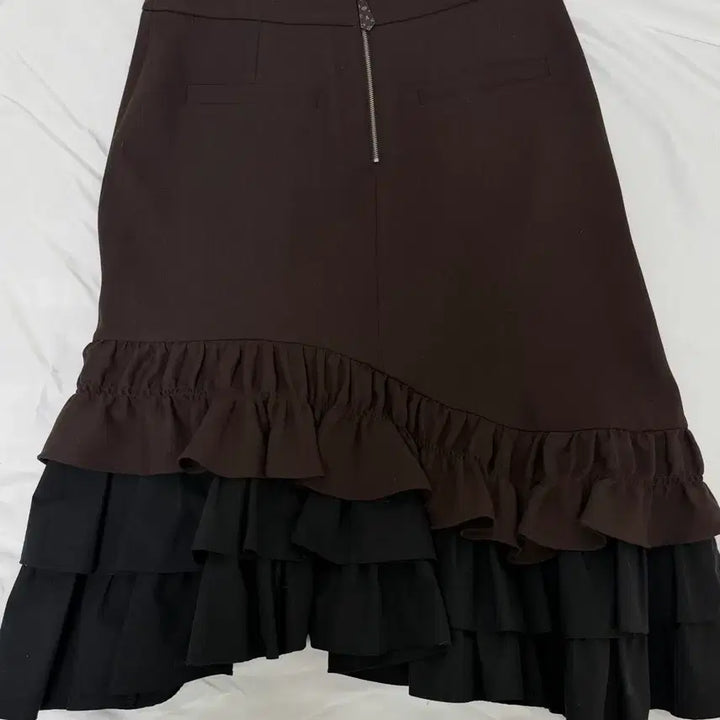 [SOLD OUT] 럭키슈에뜨 프릴 미디스커트