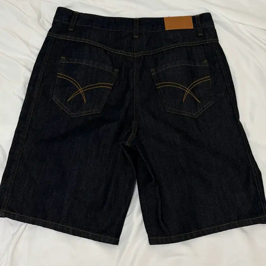 [SOLD OUT] 럭키슈에뜨 청반바지