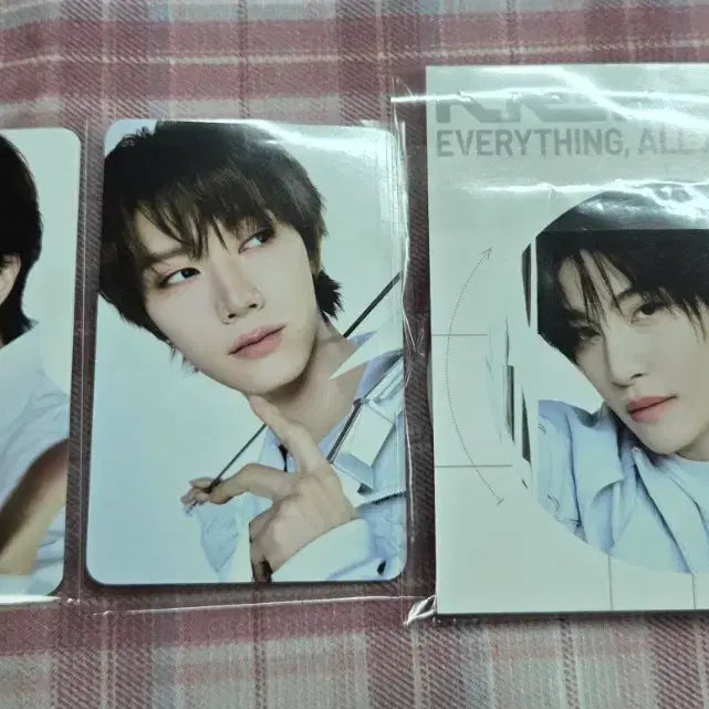[BUNJANG] NCT 10th Anniversary Pop-up Neo Ground WayV Hendery Ten Yangyang Mission Photocard Badge Bundle Set / NCT 10주년팝업 네오그라운드 WayV 헨드리 텐 포카, 양양 배지