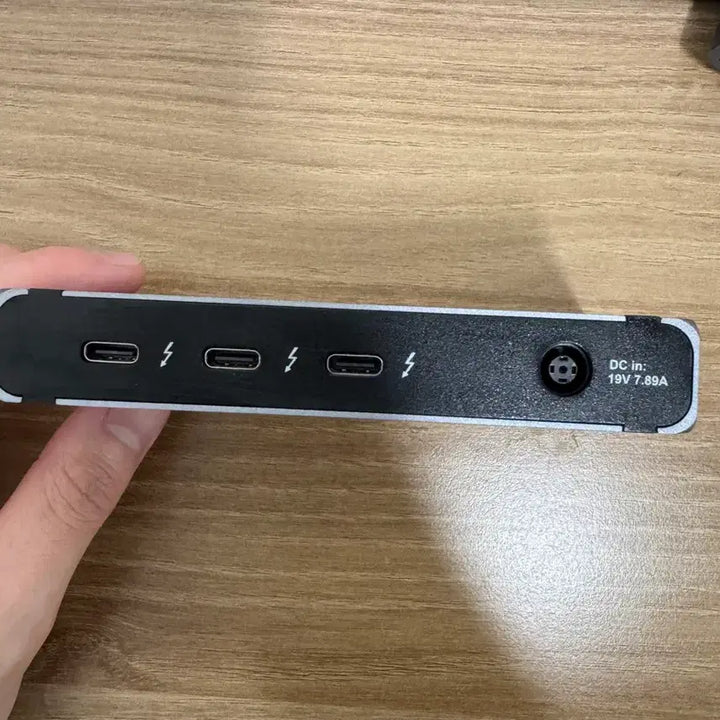 [BUNJANG] Caldigit Element 4 Thunderbolt Hub / caldigit 칼디짓 엘리먼트 4 썬더볼트 맥북 허브
