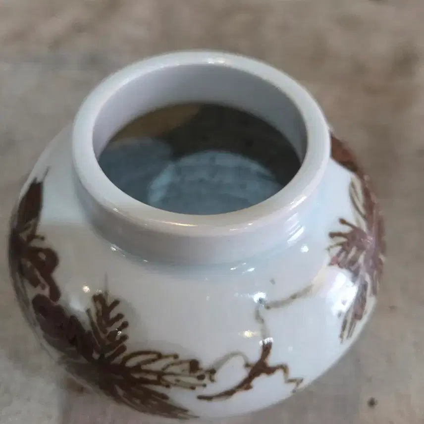 [BUNJANG] Chulhwa White Porcelain Grape Motif Ceramic Vase / 철화백자 포도문 도자기 소호