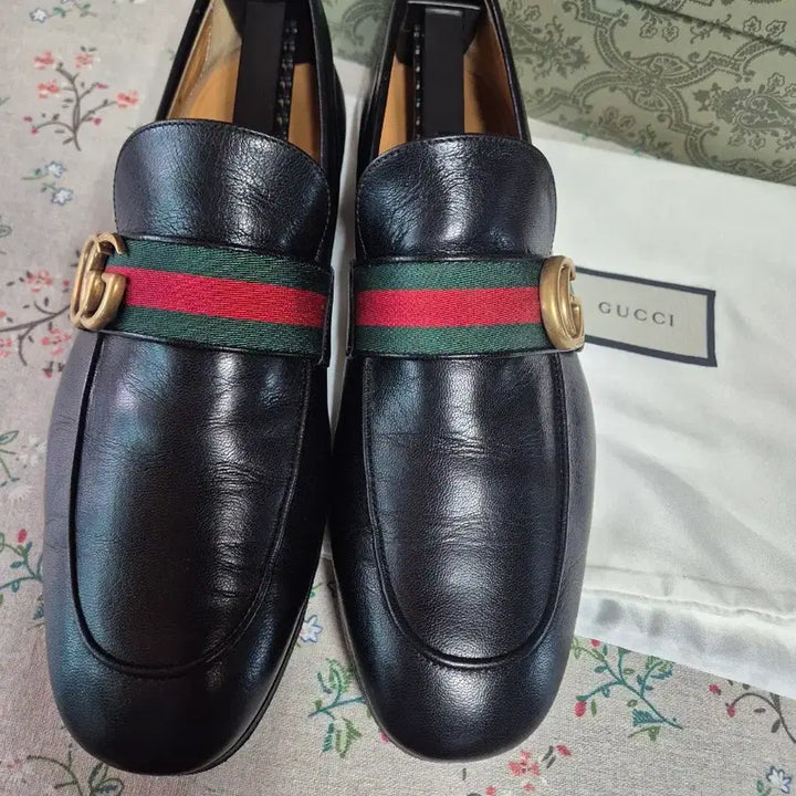 [SOLD OUT] 구찌 로퍼 블랙 270