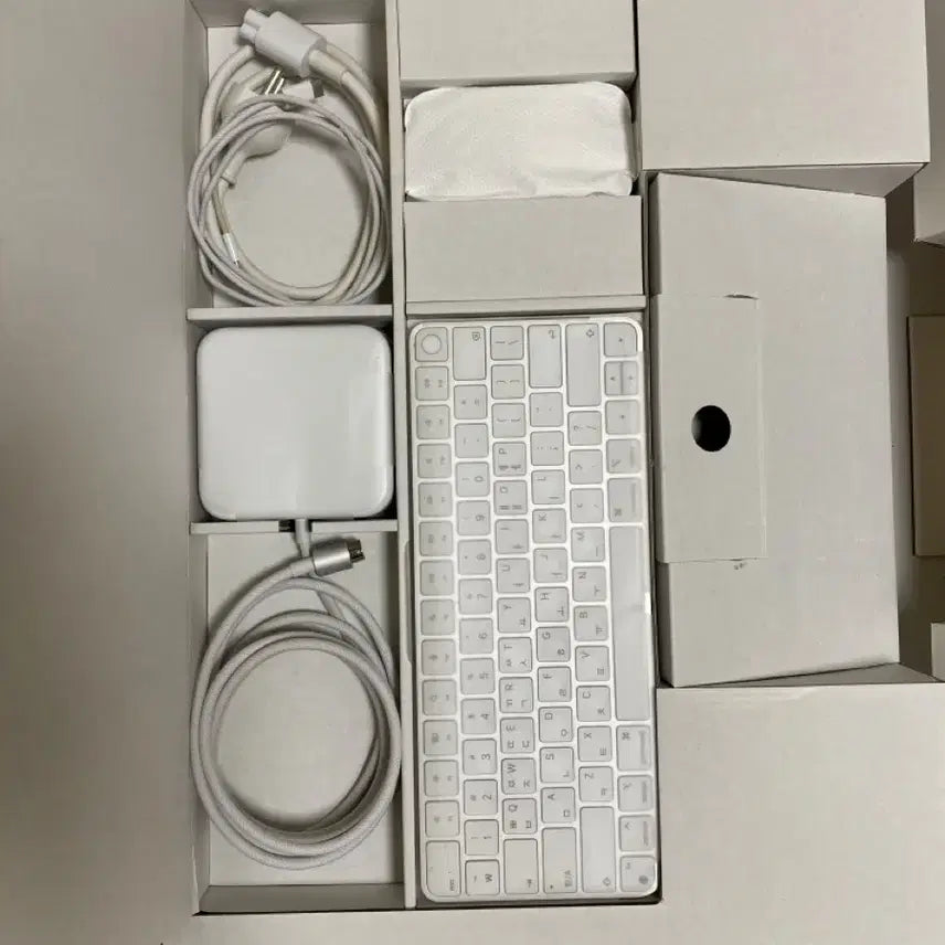 [BUNJANG] Apple iMac 24-inch M1 High-end Model Power Adapter + Keyboard (Fingerprint Sensor) + Mouse Set / 아이맥 24인치 M1 고급모델 전원아답ㅌ + 키보드(지문) + 마우스 터