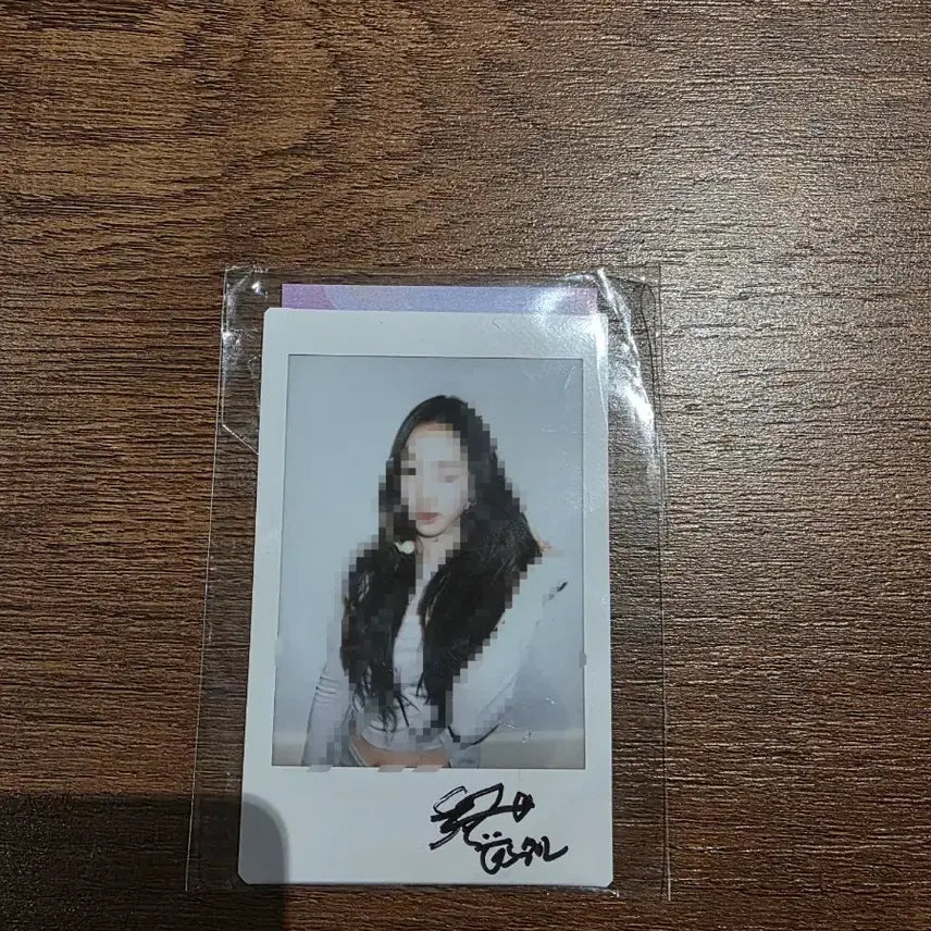 [BUNJANG] TripleS Kim Sumin Official Fan Meeting Signed Polaroids (Baby Flower MV Worn) / 트리플에스 tripleS 김수민 공방 미팬 싸인폴라 싸폴 양도