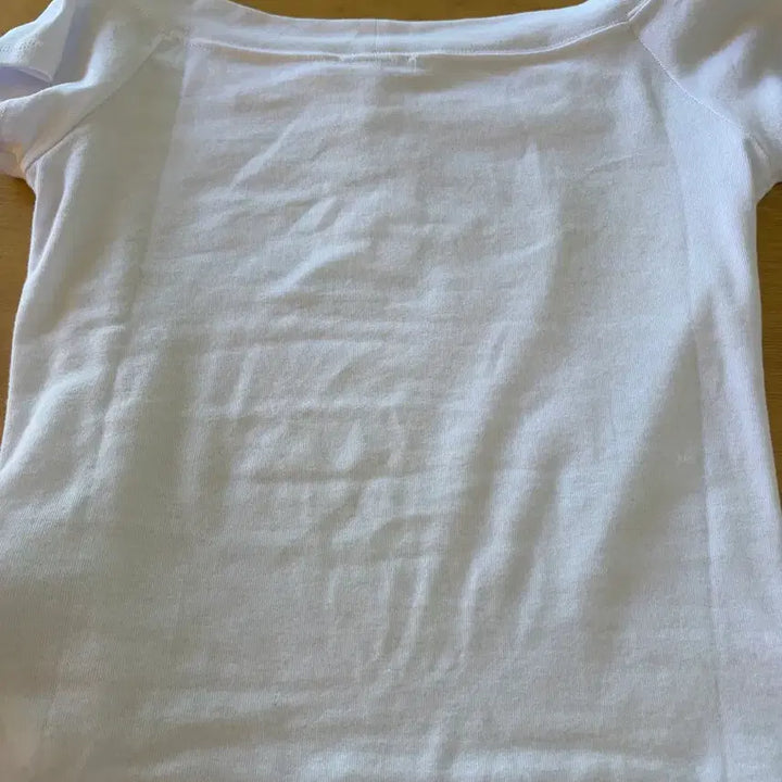 [BUNJANG] Subdued Union Jack Off-Shoulder T-Shirt XS / 섭듀드 영국국기 오프숄더 티셔츠 xs