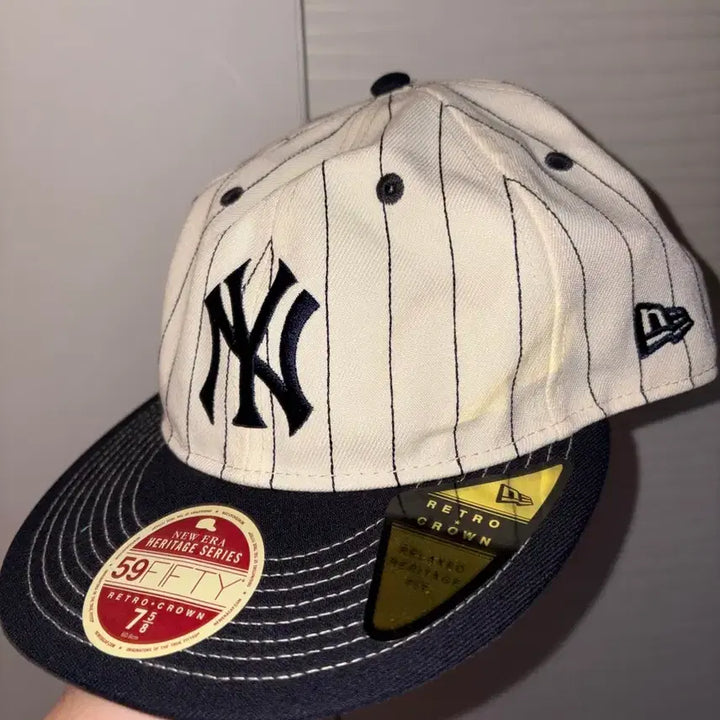 [SOLD OUT] (새상품) 뉴에라 뉴욕 양키스 스트라이프 7 5/8